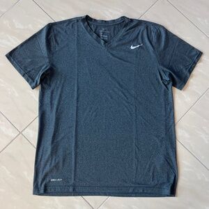 #2688 Nike Men's Dri-fit T-Shirt Dark Grey size Large